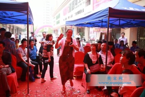 ��ϲ�@λŮʿ���d�^�������y�����ݣ�